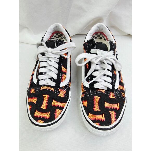 Vans Size 9 Mens Thrasher Spellout Black Low Lace Logo Skate Fashion Sneakers - Picture 1 of 12